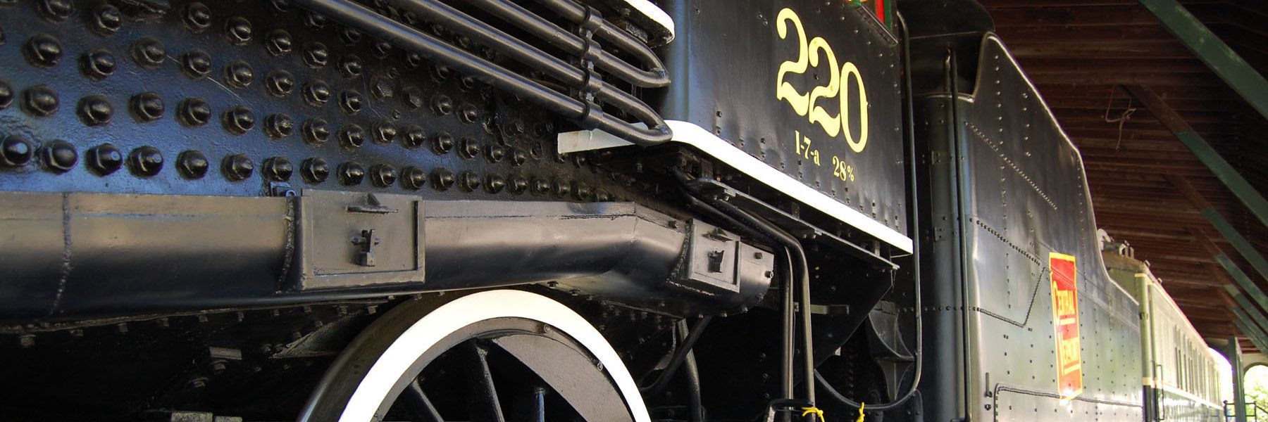Locomotive <em>220</em> and <em>Grand Isle</em> Private Rail Car